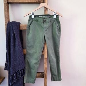 Old Navy Olive Green Chinos – Mid Rise Slim Ankle (Size 2P)